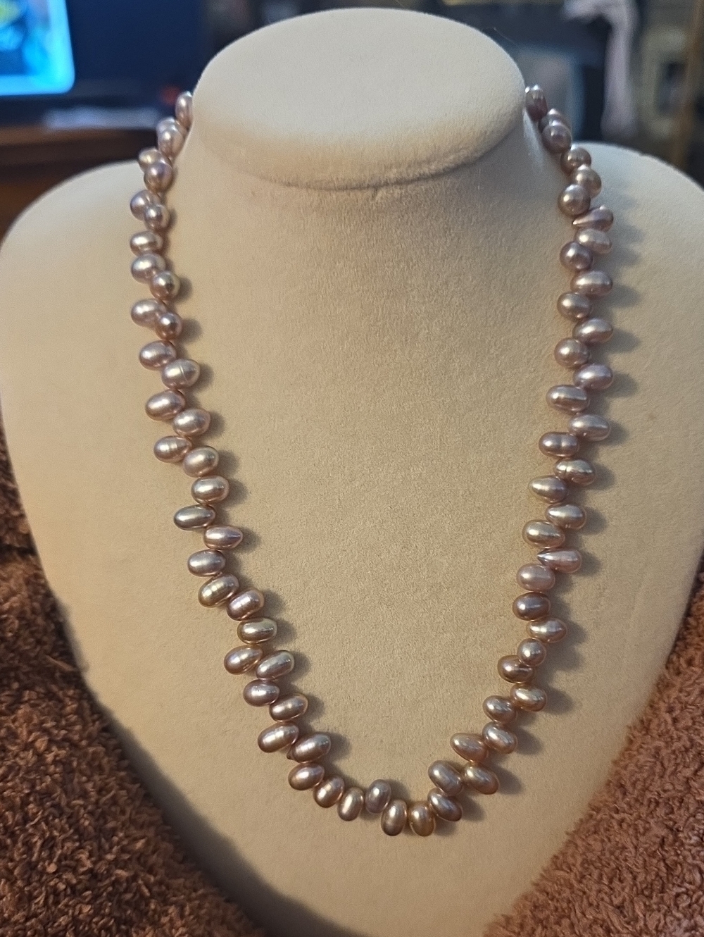 Freshwater Pearl Necklace in Pink - Elegant Women's Jewelry